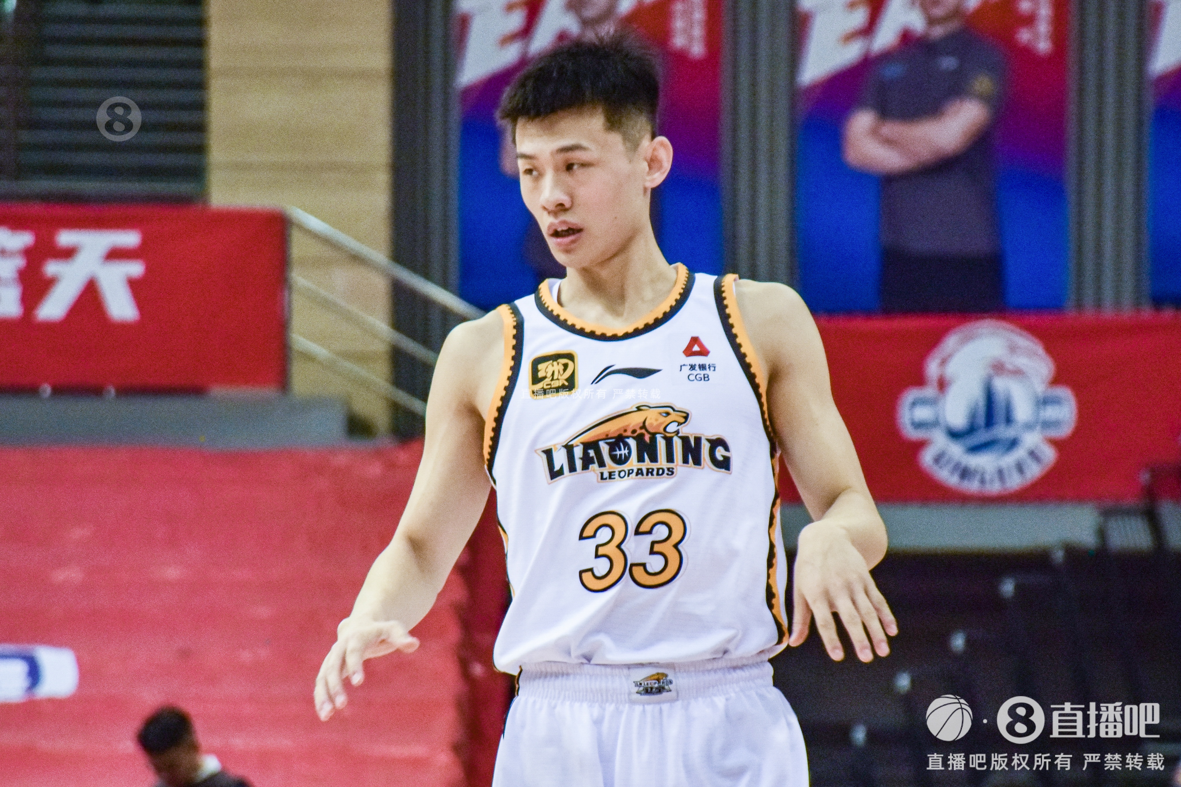 盡力了！王嵐嵚末節(jié)2記三分 全場18分鐘4中3拿到10分